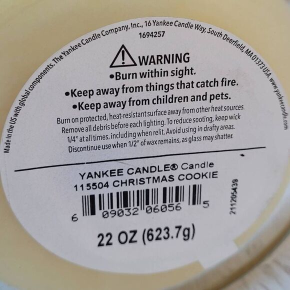 Yankee Christmas Cookie 22 oz. Jar Candle - Picture 3 of 6